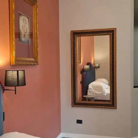 Fontana Falconieri Boutique מלון מסינה